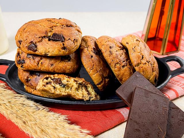 Black Garlic Chocolate Cookies