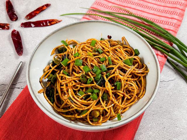 Black Garlic Chilli Oil Noodles