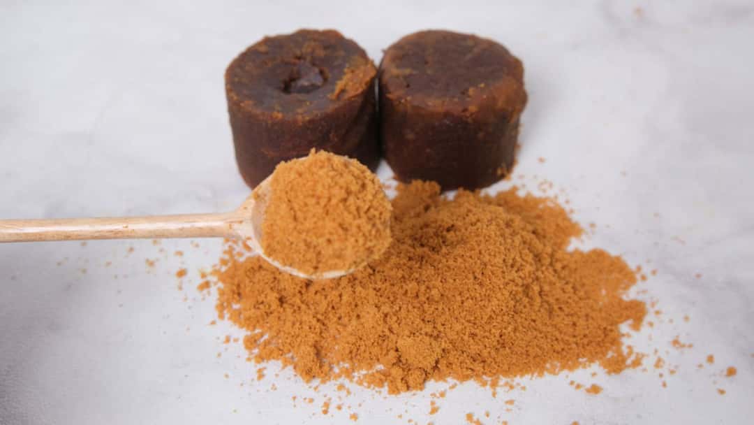 Indian jaggery blocks and powder.