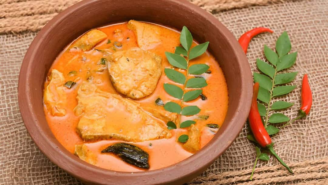 Keralan fish curry in a clay pot
