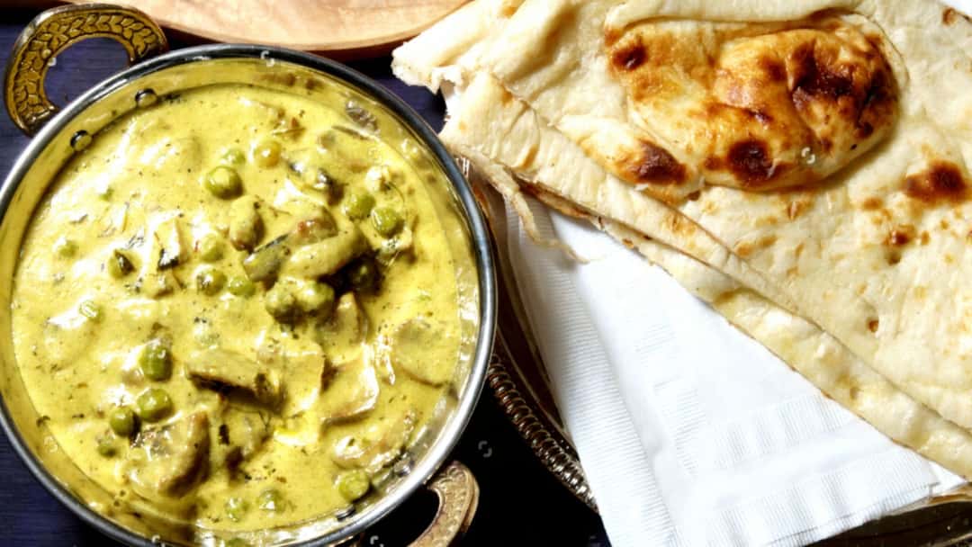 Bowl Of Creamy Methi Malai Mushroom Curry