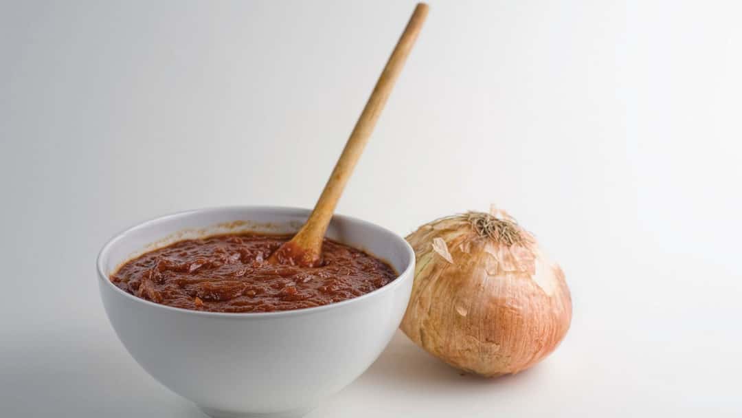 Red onion jam in a bowl