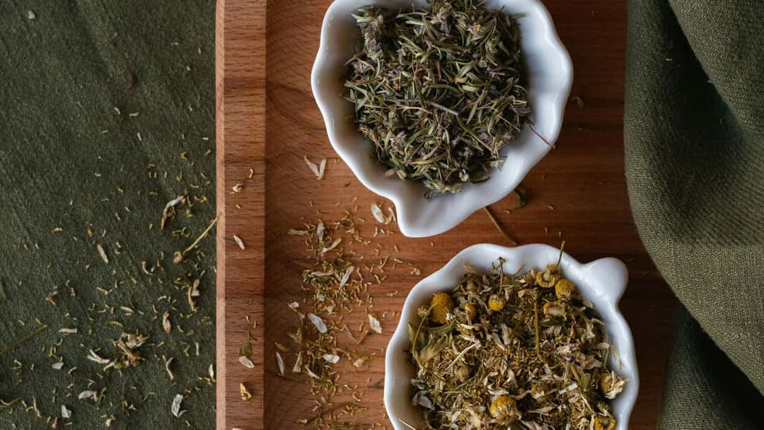 Sun-Drying Green Herbs & Aromatics