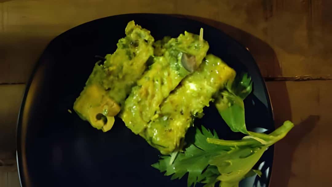 Top view of vrat-friendly thecha paneer