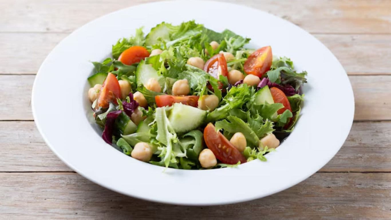 Fresh Chickpea Salad with Tomatoes and Greens