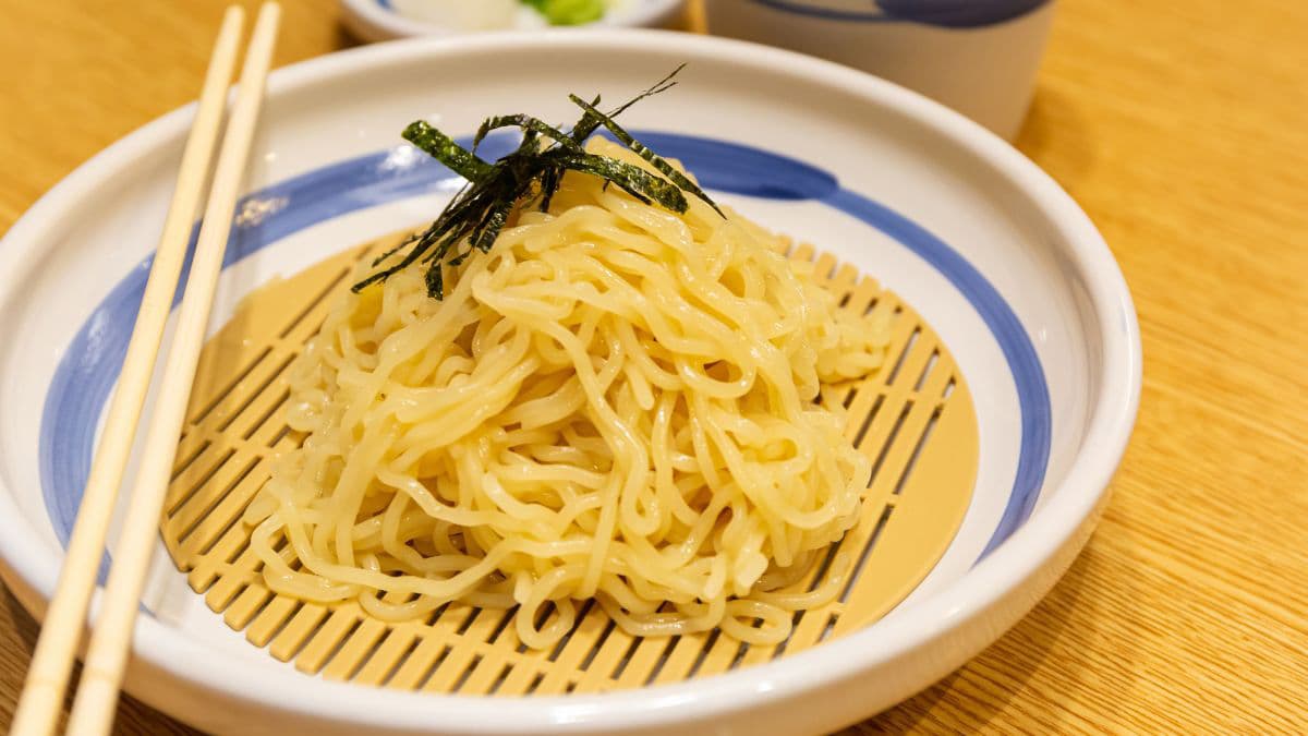 A plate of ramen