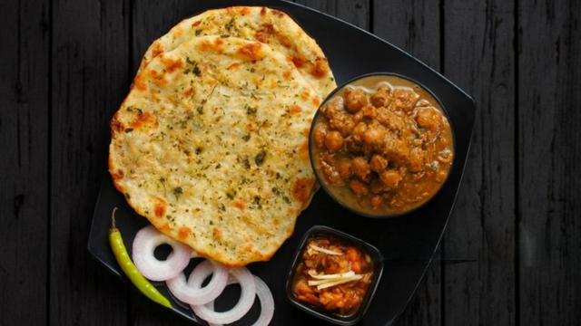 aloo-kulcha-stuffed-north-indian-flatbread-you-cant-resist-thumbnail
