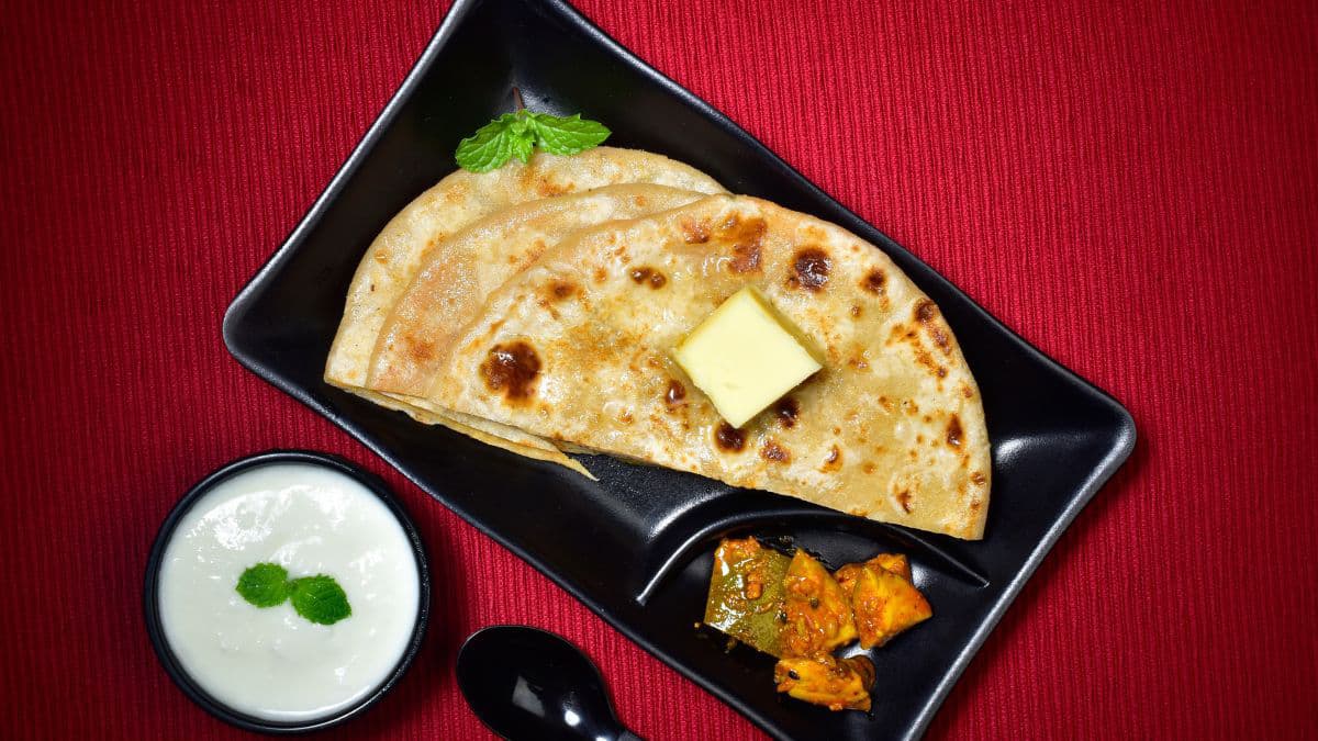 khapli wheat aloo paratha with achaar