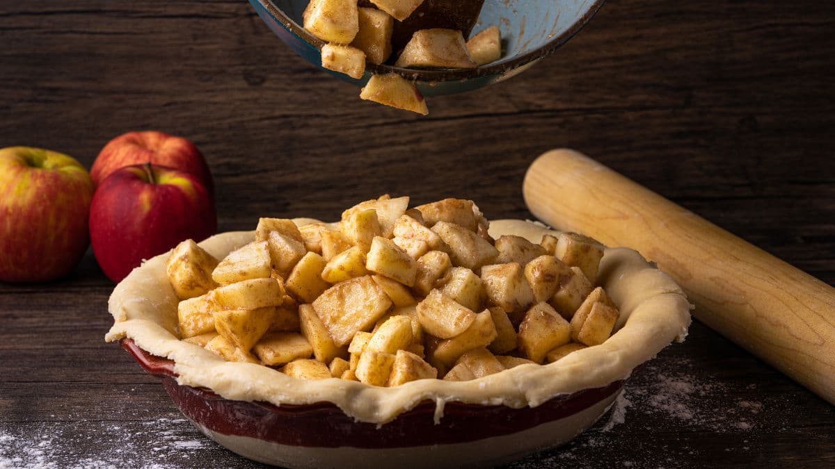 Adding apple to khapli wheat flour crust