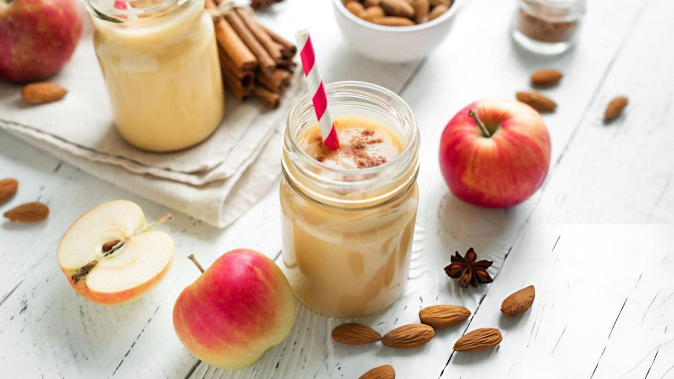 Apple smoothie with almonds and spices
