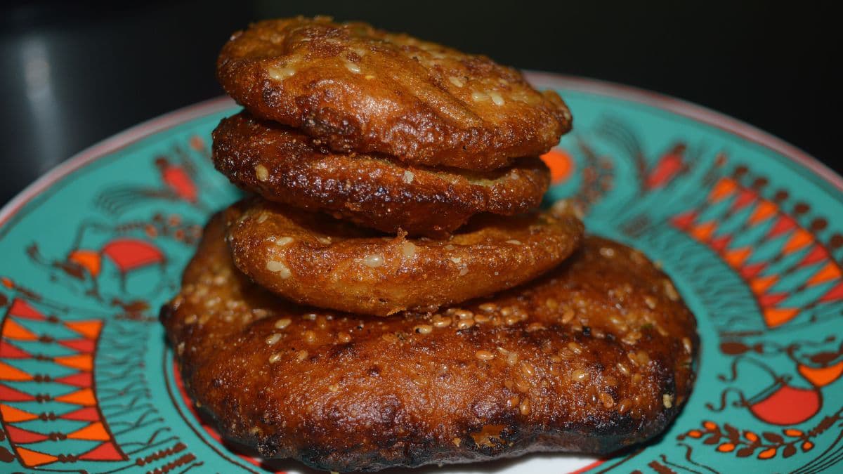 Stack of Arisha pitha