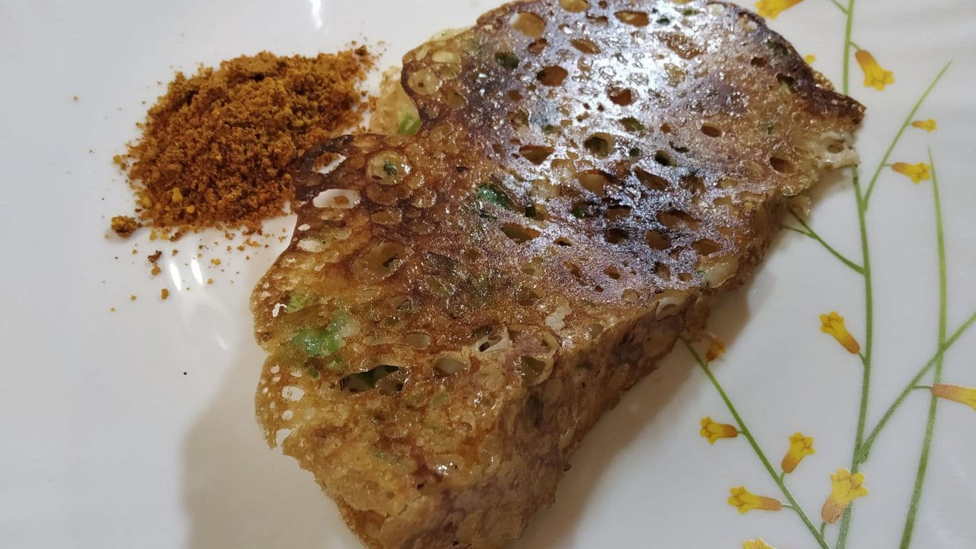 Crispy savory toast with spice powder