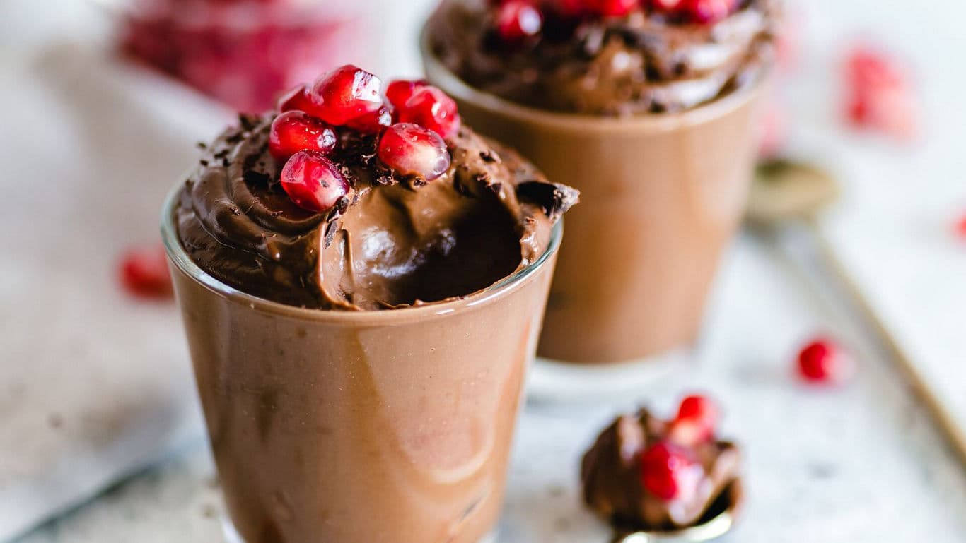 Avocado chocolate mousse - banner image