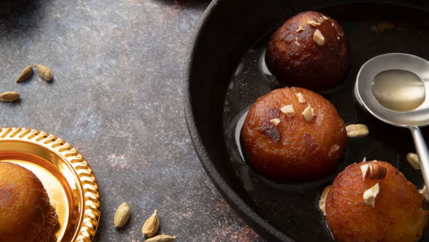 Golden fried dessert in syrup