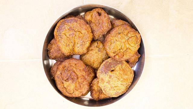 ariselu-recipe-golden-rice-flour-sweet-with-jaggery-goodness-thumbnail