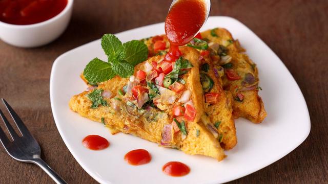 Stuffed Bread Egg Omelette: Filling, Fast And Flavourful