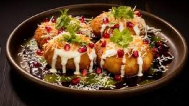 irresistible-aloo-tikki-chaat-a-flavour-packed-indian-street-food-delight-thumbnail
