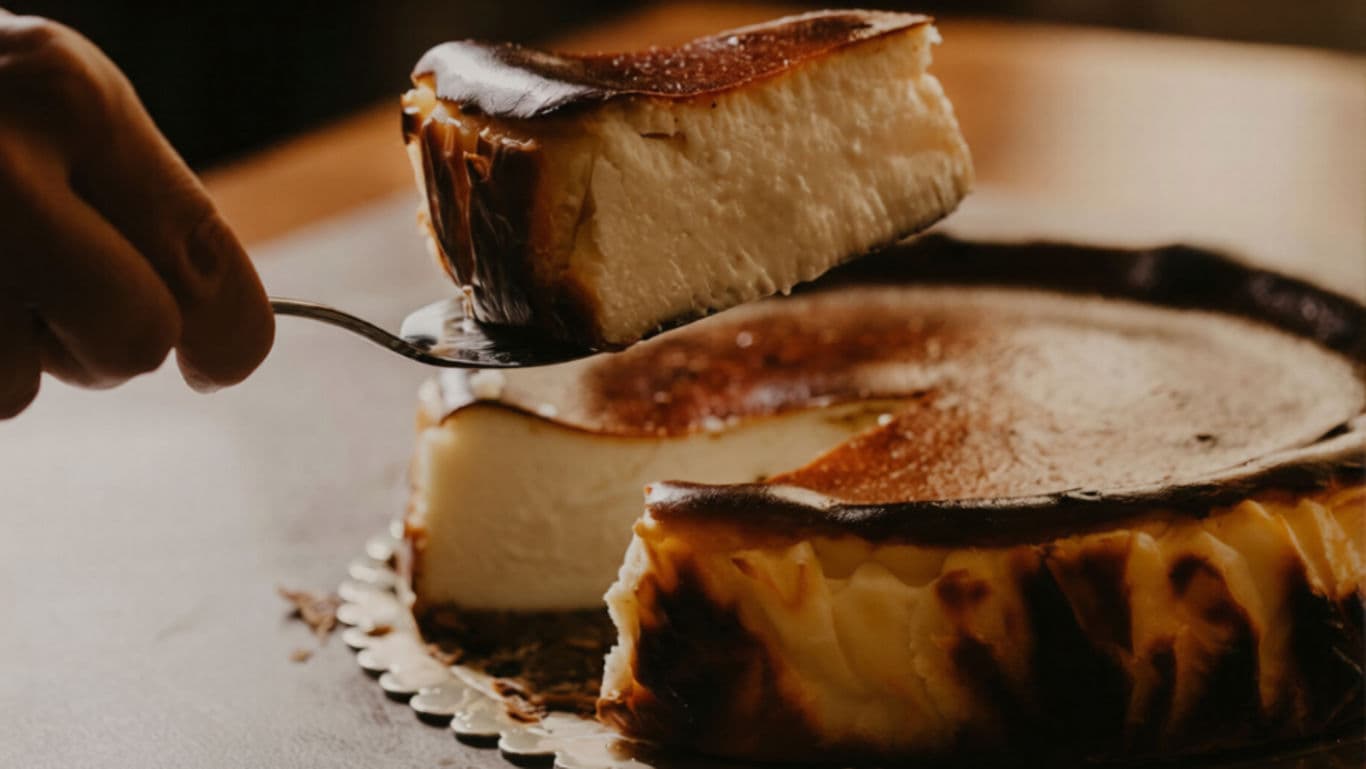 Basque cheesecake with caramelised top