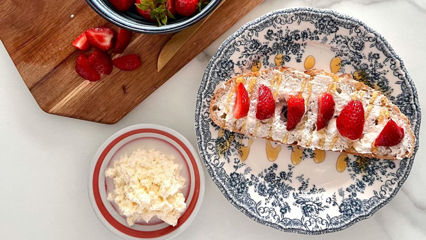 Ricotta Toast Ideas: 5 Toppings For A Gourmet Summer Brunch