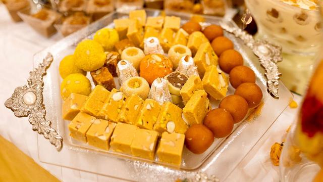 bhai-dooj-mithai-traditions-explained-symbolic-sweets-their-significance-thumbnail