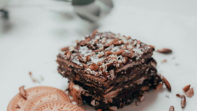 biscuit-cake-a-simple-yet-impressive-no-bake-fridge-dessert-for-summer-thumbnail