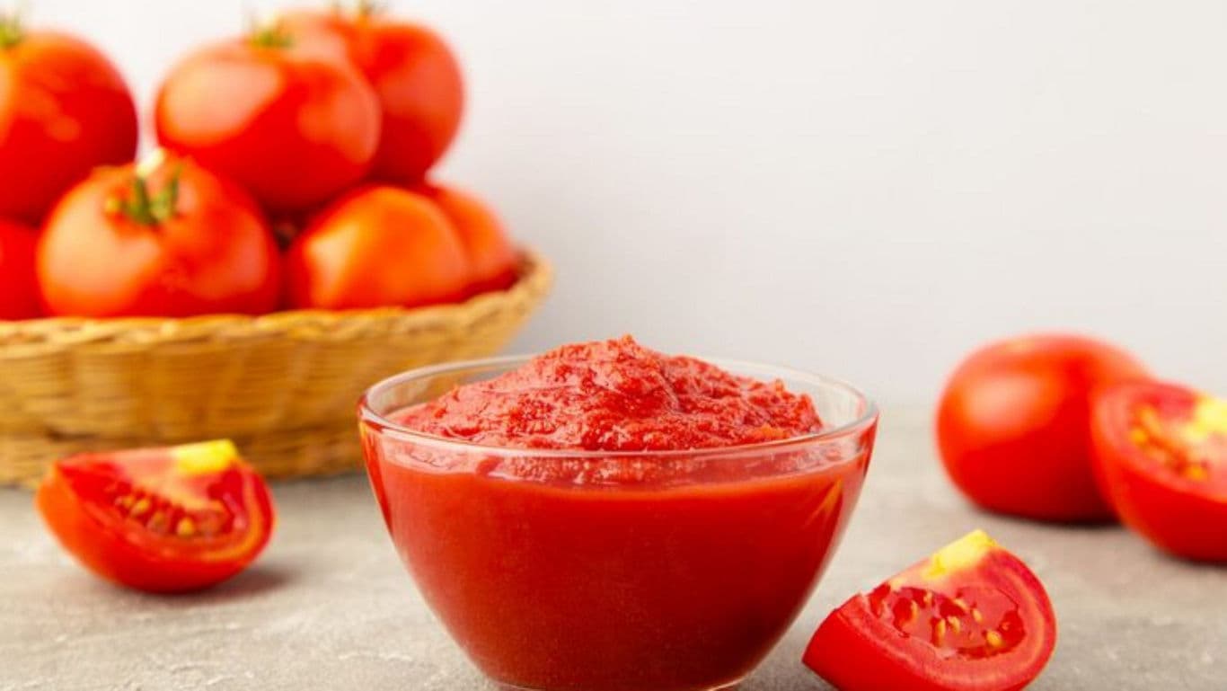Fresh Tomato Puree in Glass Bowl