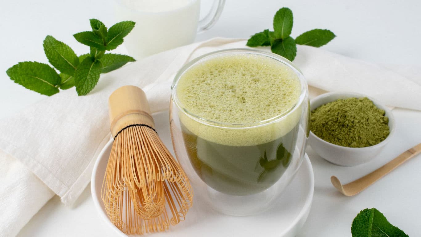 Is Blue Matcha Better Than The Traditional Drink? Learn About Their Key Differences