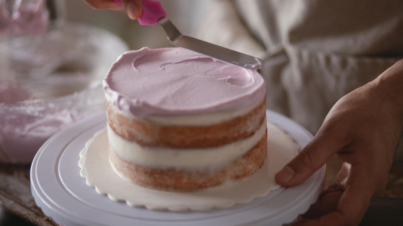 Cake Frosting Techniques
