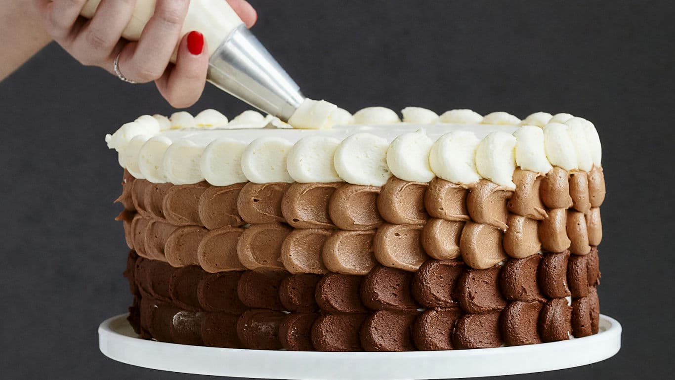 Cake Frosting Techniques