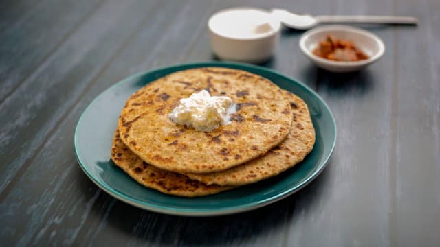 modern-fusion-the-ultimate-cheesy-corn-and-jalapeo-paratha-recipe-thumbnail