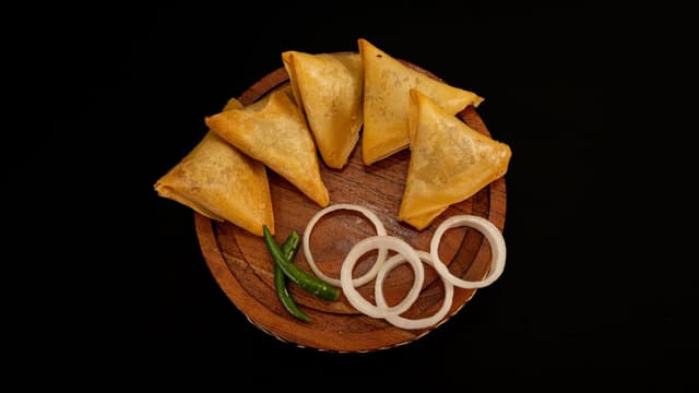 samosa-party-is-incomplete-without-this-indo-chinese-chinese-pocket-samosa-thumbnail