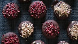 world-chocolate-day-frozen-treat-chocolate-ice-cream-bonbons-thumbnail