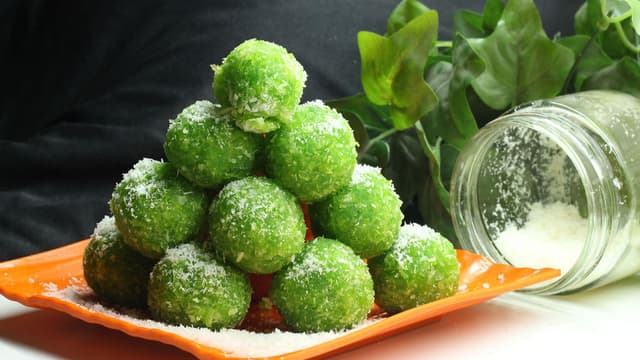 Coconut Ladoo