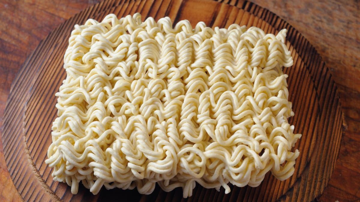 Noodle cake on a table