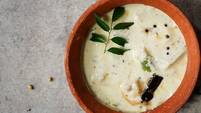 kerala-raw-mango-pachadi-traditional-coconut-milk-mango-curry-thumbnail