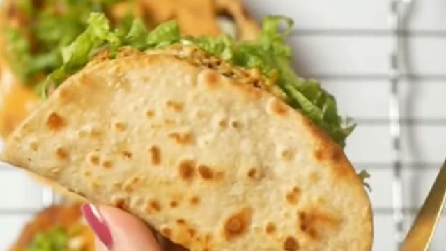 smashed-taco-burger-crispy-potato-paneer-tortilla-burger-thumbnail