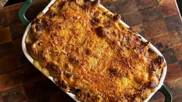caramelised-onion-mac-and-cheese-the-ultimate-baked-comfort-food-thumbnail