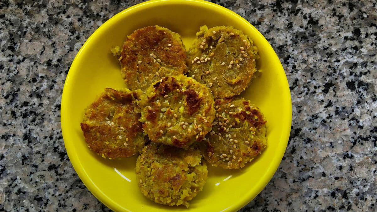 Plate of dudhi muthiya