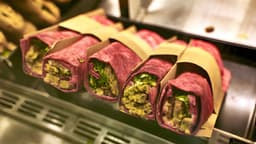 falafel-in-beetroot-wrap-to-level-up-your-valentine-week-meals-thumbnail
