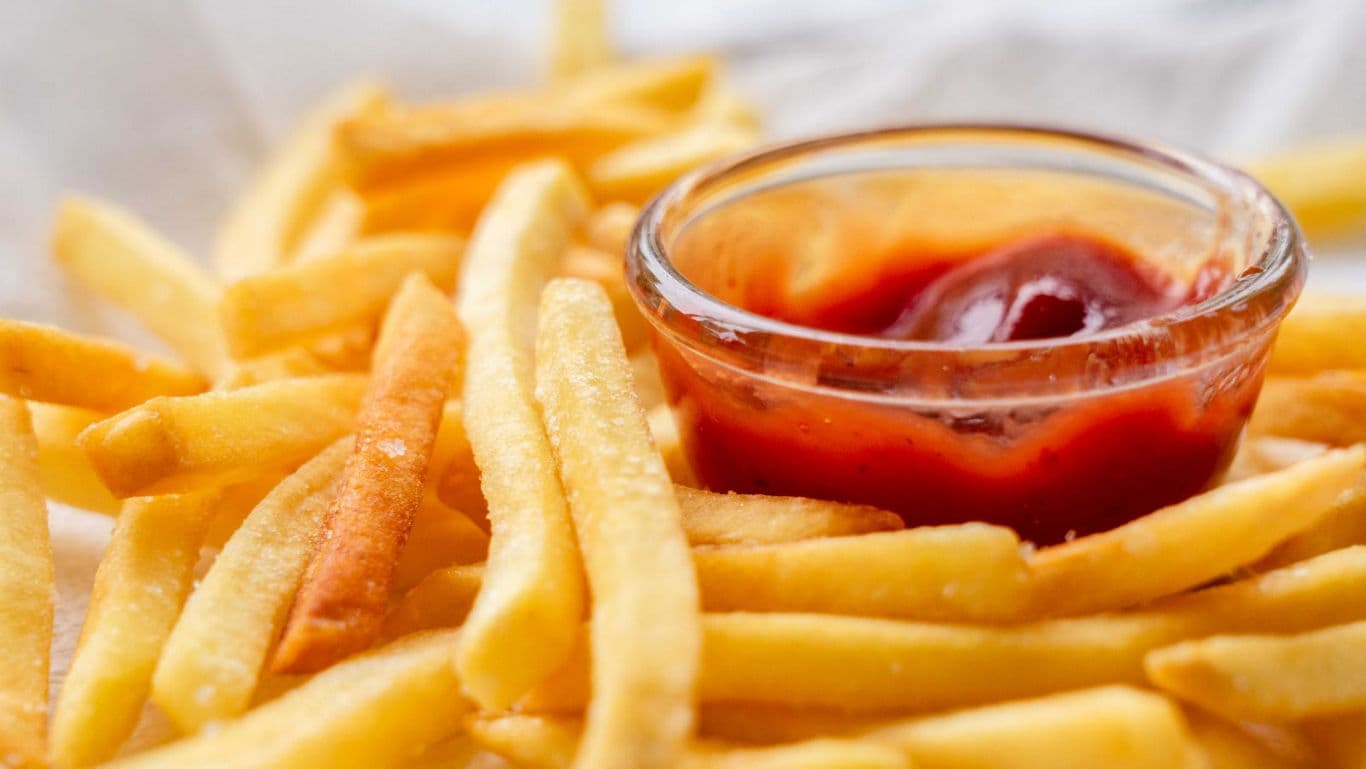 French fries with tomato sauce