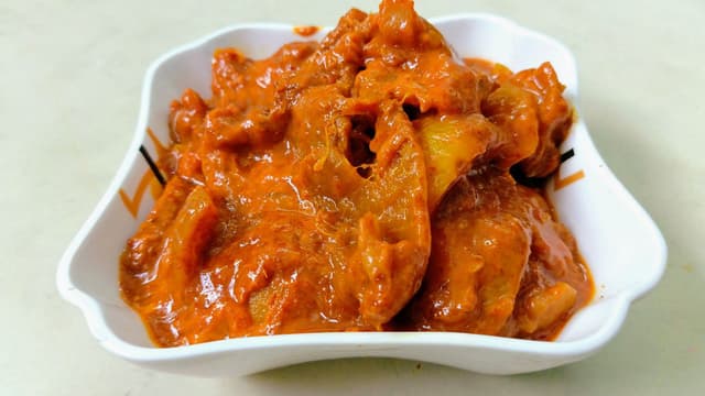 gatte-ka-achar-recipe-a-tangy-rajasthani-mango-besan-pickle-thumbnail