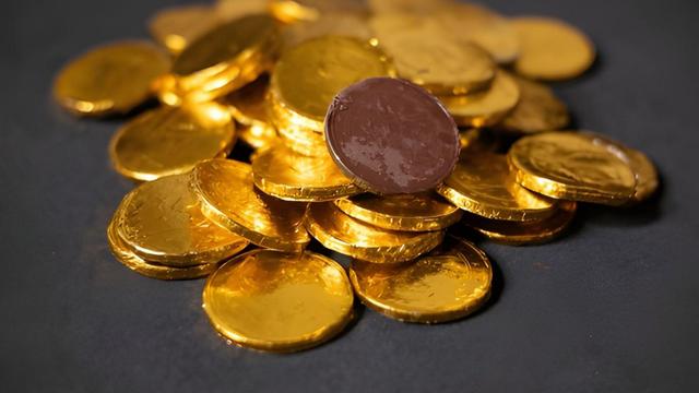 sweet-prosperity-how-to-make-gold-coin-chocolates-for-dhanteras-thumbnail
