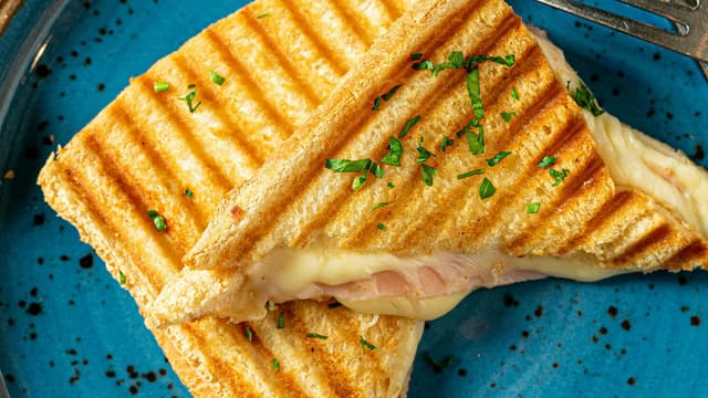 Classic Grilled Cheese Sandwich