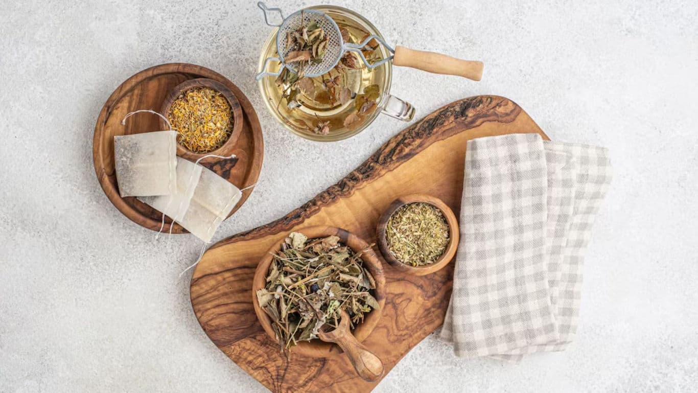 Herbal tea preparation with dried herbs