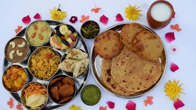 seven-thalis-across-india-to-try-this-dussehra-thumbnail