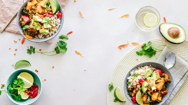 gut-health-foods-in-indian-summer-why-digestion-suffers-and-what-summer-food-is-best-thumbnail