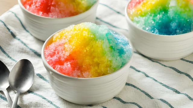 shaved-ice-desserts-to-cool-down-with-this-summer-thumbnail