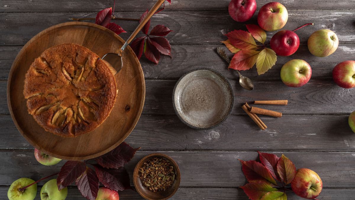 apple-pie-recipe-crafted-with-khapli-wheat-flour-for-a-cosy-fruit-filled-treat-thumbnail