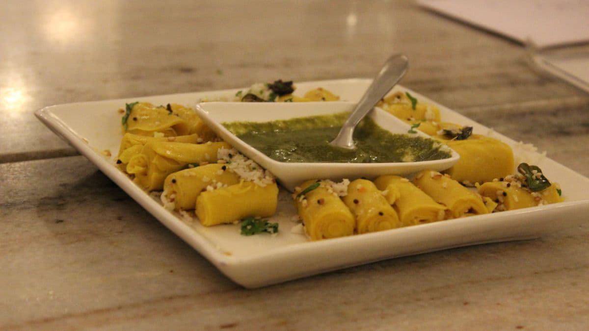 7-must-try-gujarati-farsan-dishes-for-perfect-tea-time-thumbnail