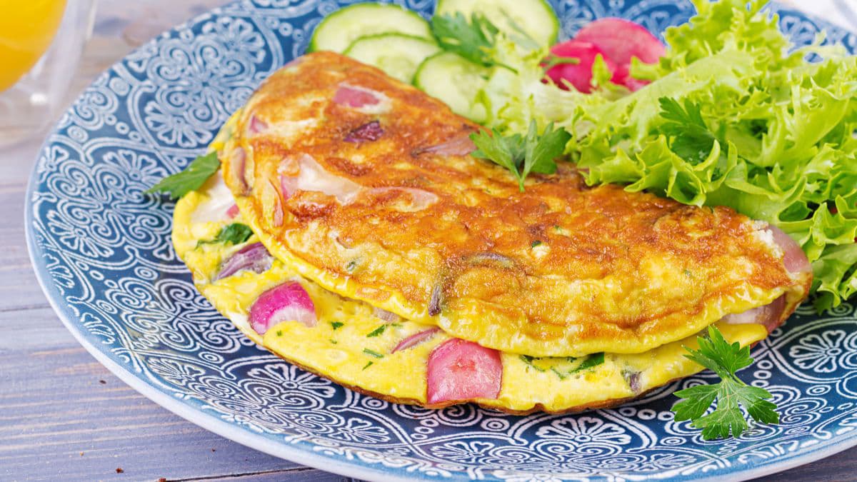 7-tips-to-make-the-perfect-fluffy-omelette-recipe-for-sunday-brunch-thumbnail